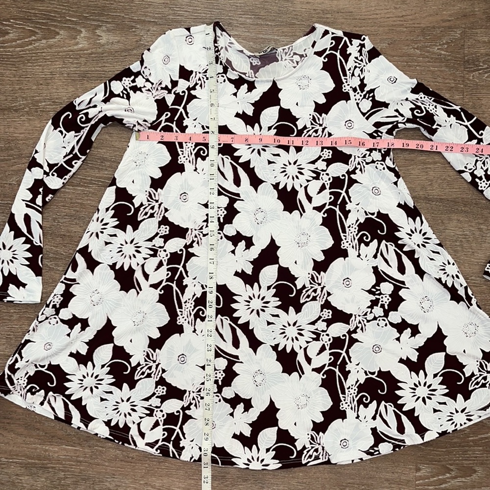 Show Me Your Mumu Tyler Tunic Dress ~ in Burgundy Bloom Spandy - Picture 6 of 10